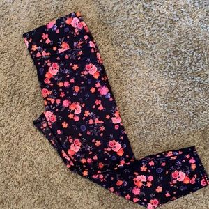 Fabletics High-Waisted Printed PureLuxe Capri, Size XL